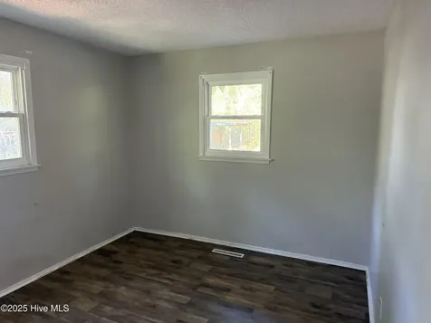 809 River Street Jacksonville NC 28540