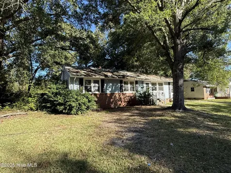 809 River Street Jacksonville NC 28540