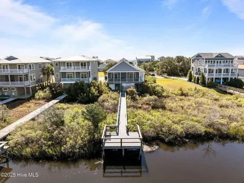 3208 E Pelican Drive Oak Island NC 28465