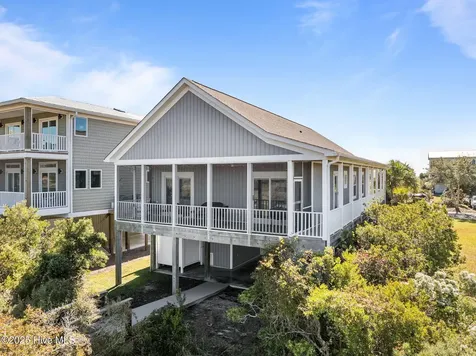 3208 E Pelican Drive Oak Island NC 28465