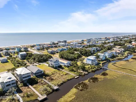 3208 E Pelican Drive Oak Island NC 28465