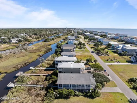 3208 E Pelican Drive Oak Island NC 28465