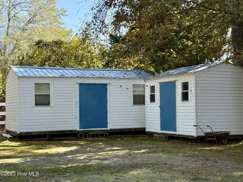 902 Aberdeen Road Laurinburg NC 28352