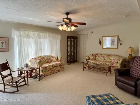902 Aberdeen Road Laurinburg NC 28352