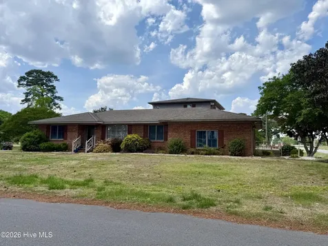 1020 Dixie Trail Williamston NC 27892