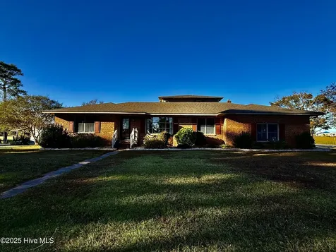 1020 Dixie Trail Williamston NC 27892