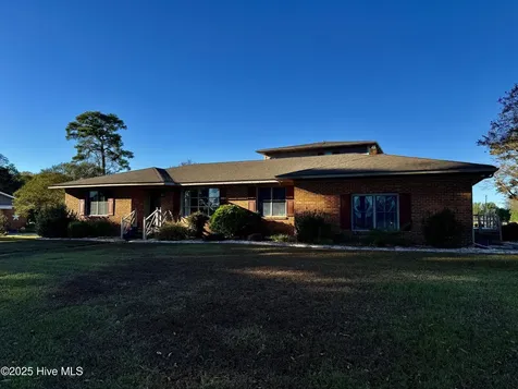 1020 Dixie Trail Williamston NC 27892