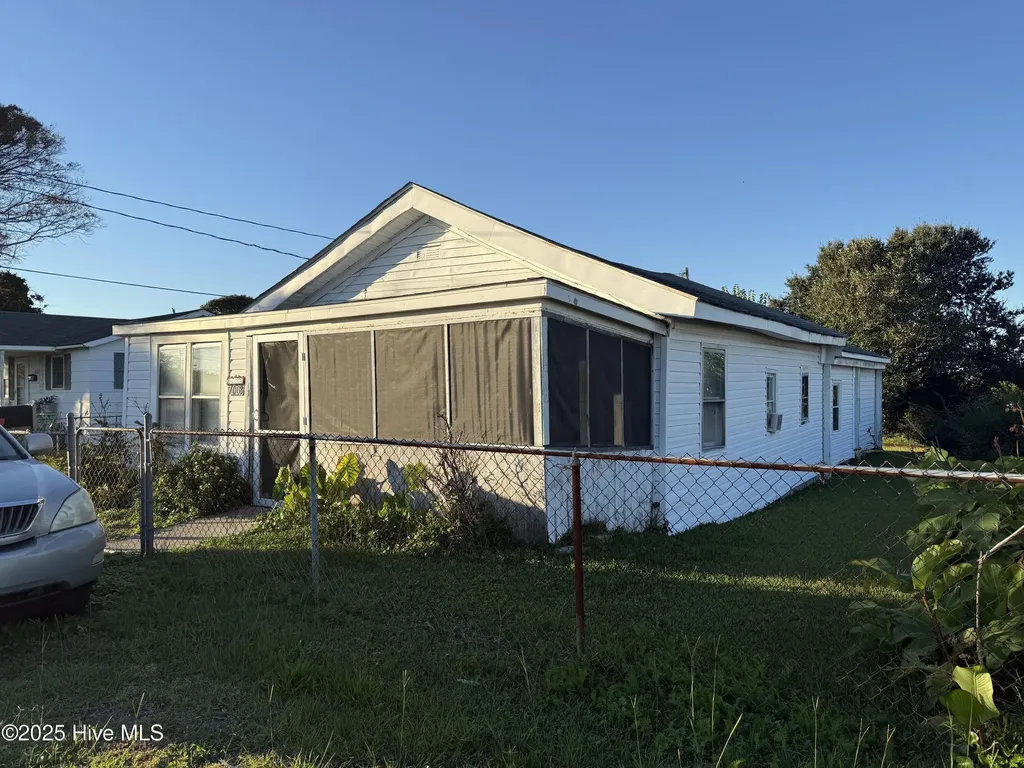 1008 Avery Street Morehead City NC 28557