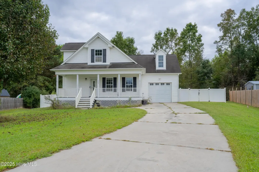 404 Silva Cove Richlands NC 28574