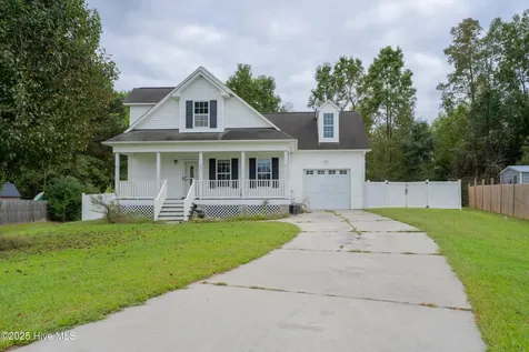 404 Silva Cove Richlands NC 28574