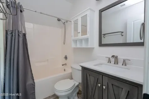 404 Silva Cove Richlands NC 28574