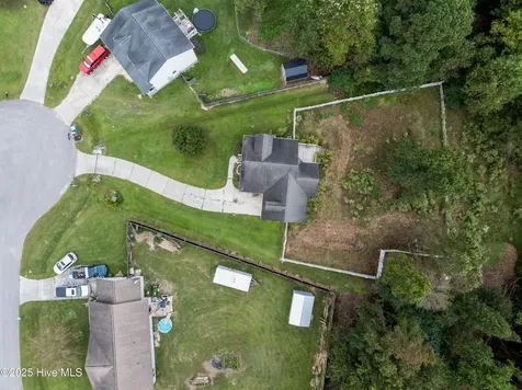 404 Silva Cove Richlands NC 28574
