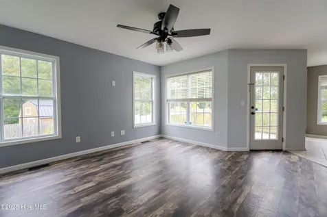 404 Silva Cove Richlands NC 28574