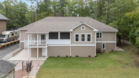 402 Whittaker Point Road Oriental NC 28571