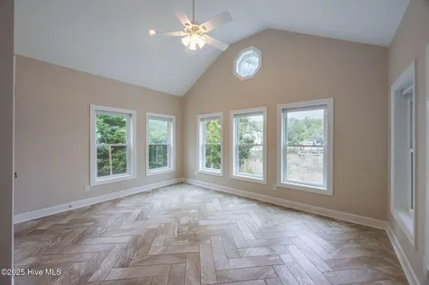 402 Whittaker Point Road Oriental NC 28571