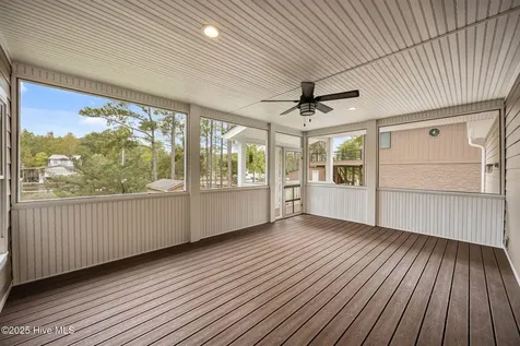 402 Whittaker Point Road Oriental NC 28571