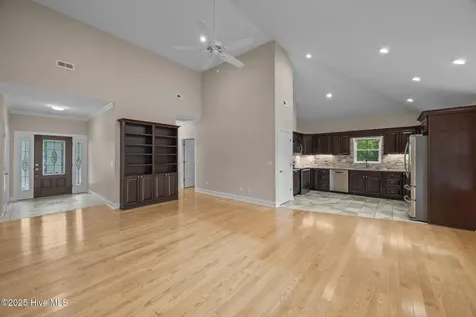 402 Whittaker Point Road Oriental NC 28571
