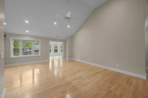 402 Whittaker Point Road Oriental NC 28571