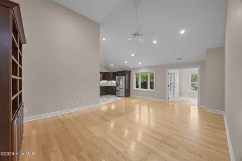 402 Whittaker Point Road Oriental NC 28571