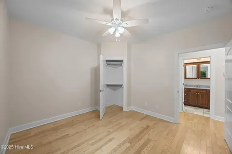 402 Whittaker Point Road Oriental NC 28571