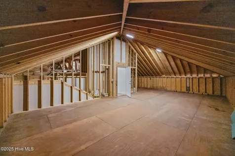 402 Whittaker Point Road Oriental NC 28571