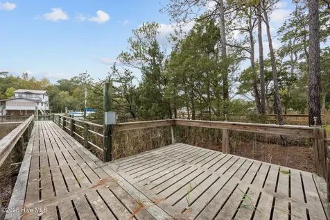 402 Whittaker Point Road Oriental NC 28571