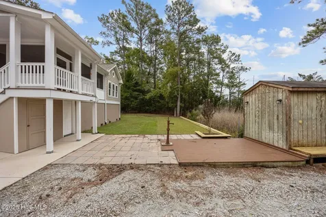 402 Whittaker Point Road Oriental NC 28571