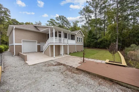 402 Whittaker Point Road Oriental NC 28571