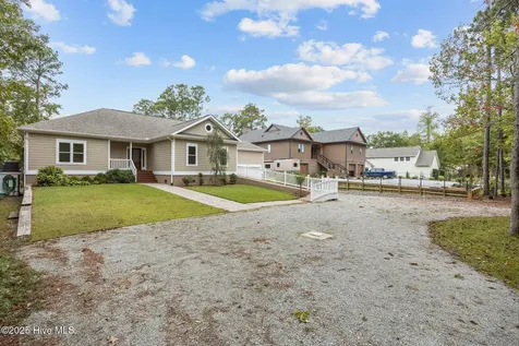 402 Whittaker Point Road Oriental NC 28571