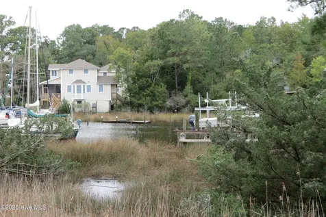 402 Whittaker Point Road Oriental NC 28571