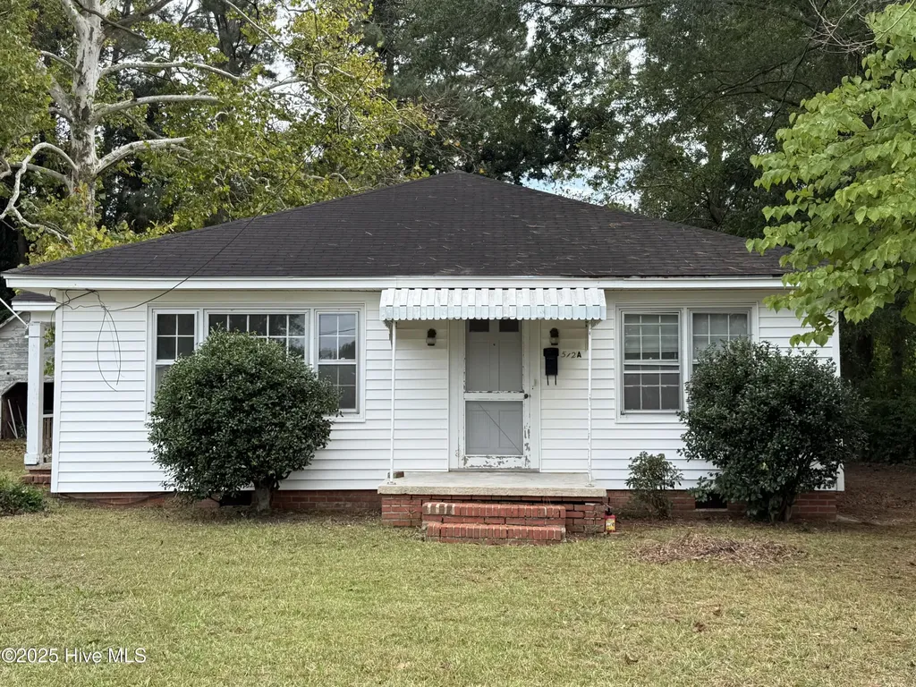 512 Nicholson Street Clinton NC 28328