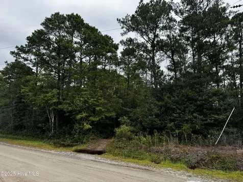 498 Redwood Road Southport NC 28461