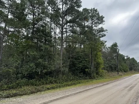 498 Redwood Road Southport NC 28461