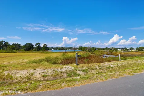 537 Freedom Park Road Beaufort NC 28516