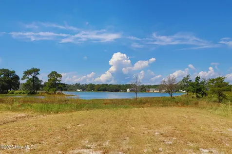 537 Freedom Park Road Beaufort NC 28516