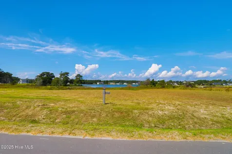 533 Freedom Park Road Beaufort NC 28516