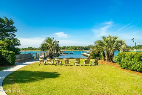 502 Freedom Park Road Beaufort NC 28516