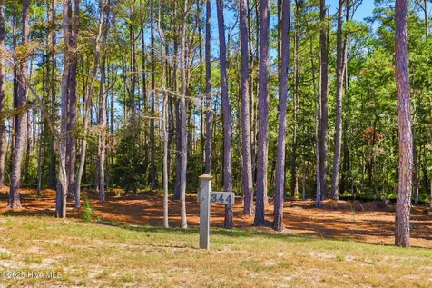 514 Freedom Park Road Beaufort NC 28516