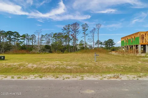 504 Swan Court Beaufort NC 28516