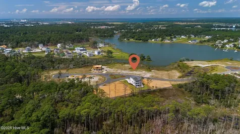 529 Freedom Park Road Beaufort NC 28516