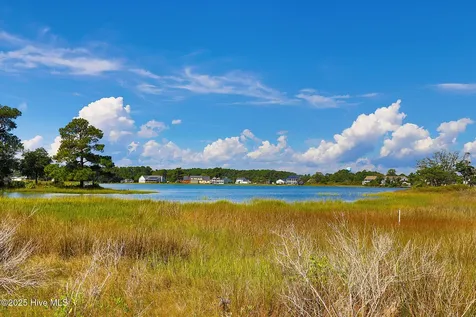 500 Swan Court Beaufort NC 28516