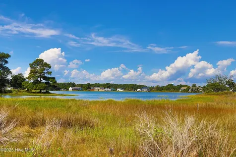 531 Freedom Park Road Beaufort NC 28516