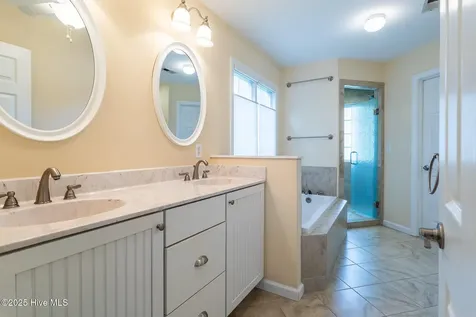121 Little Circle Hertford NC 27944