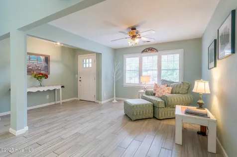 121 Little Circle Hertford NC 27944