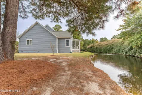 121 Little Circle Hertford NC 27944