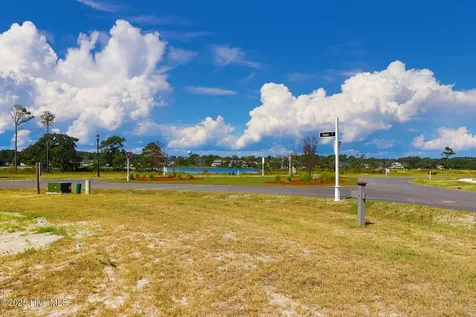 519 Freedom Park Road Beaufort NC 28516