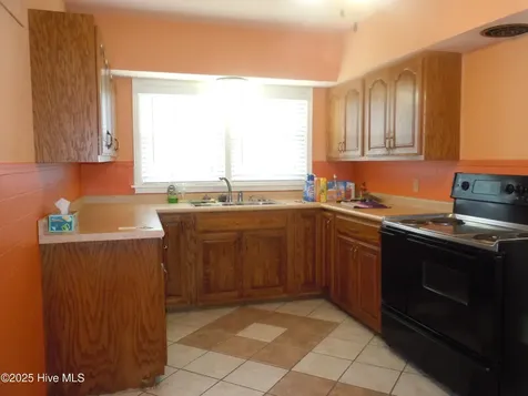 110 E Bell Street Tabor City NC 28463