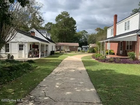110 E Bell Street Tabor City NC 28463