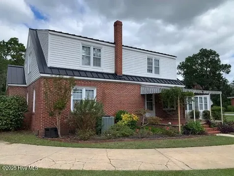 110 E Bell Street Tabor City NC 28463