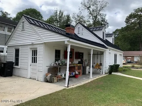 110 E Bell Street Tabor City NC 28463
